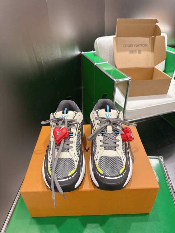 Picture of Louis Vuitton Shoes _SKULVsz39-45hnx051916682